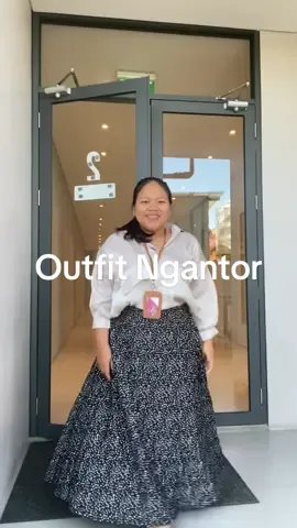 Outfit ngantor. Btw akoeh emang gasuka make up kalo ngantor, jadi pucet beud kek abis kena tipes😂 #rekomendasiootd #curvyfashion #bigsize #ootdbigsizeindo #workingmom #fitcheck #rokplisketpremium 