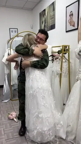military husband helps pick wedding dress#drama#veteran#militaryreunion#Love#couplegoalsThis original video was produced by Hendersondramaclubnm, Network Media and Aloha Ocean