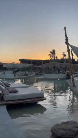 One day in @SantAnnaMykonos in Mykonos, Greece 🇬🇷🤩  . . #santannamykonos #santanna #mykonos #mykonosgreece #greece #greecetiktok #greece🇬🇷 #Summer #beach #beachclub #travel #bucketlist 