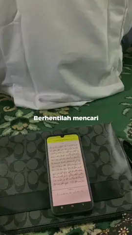 Coba deh resapi liriknya, deep bgt. 