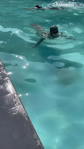 praktek lagi tanpa coach 🤭 #pemularenang #swimming #swimmingwomen 