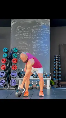 #kettlebell #kettlebells #flow #kettlebellflow #unconventionaltraining #onlinecoach #onlinetrainer 