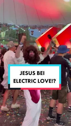 Jesus zu Besuch bei @Electric Love Festival !🙏🏻🔥 #jesuschristsuperstar #interview #umfrage #beichte #humor #electriclove #salzburg 