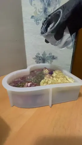 حفظ الورد في قالب الريزن ✨ . . #ريزن #ريزن_ايبوكسي #اكسبلور #explore #resin 