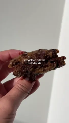 more is more unless youre a chocolate chip cookie with ice cream, then thats all you need to be 🤍😮‍💨 #birthdaydesserts #chocolatechipcookie #brownbutterchocolatechipcookies ##birthdaymorningsurprise##birthdayrecipe