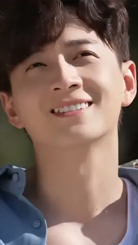 Chàng trai với nụ cười toả nắng, cả nhà nhớ xem La Cà Hát Ca mỗi tuần đê gặp nhau nhé #lacahatca #ngokienhuy 