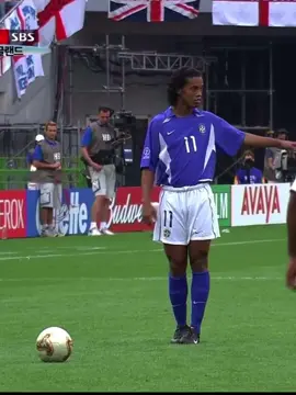 Ronaldinho free kick vs England #ronaldinho #brazil #worldcup #worldcup2002 #england #goal #freekick #edit #football #soccer 