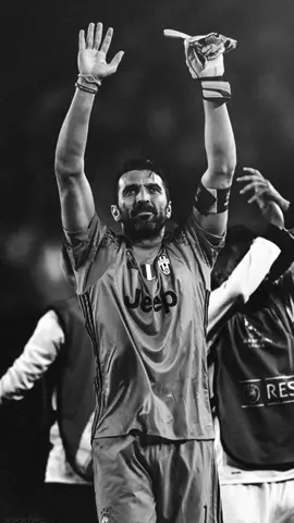 Se retira Gianluigi Buffon 🇮🇹😢 #futbol #buffon #juventus #bylarryyy 