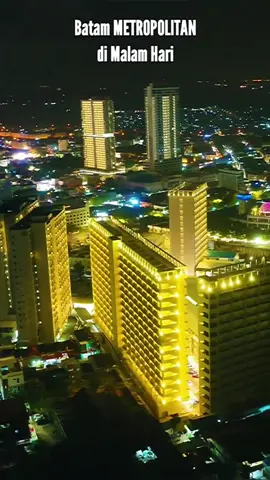 🇮🇩 Kota Batam: Kota Industri, Perdagangan, Pariwisata, dan Pintu Masuk ke Singapura Dikenal dengan sebutan Kota Industri, Batam merupakan salah satu ujung tombak pembangunan ekonomi nasional. Dalam sejarahnya, Pulau Batam pernah menjadi medan perjuangan Laksamana Hang Nadim dalam mengusir penjajah, yaitu Portugis. 📸 Video by : @Drone Andalas  #sscbatam #batam #kotabatam #batamisland #batamrising #batamviral #foryourpage