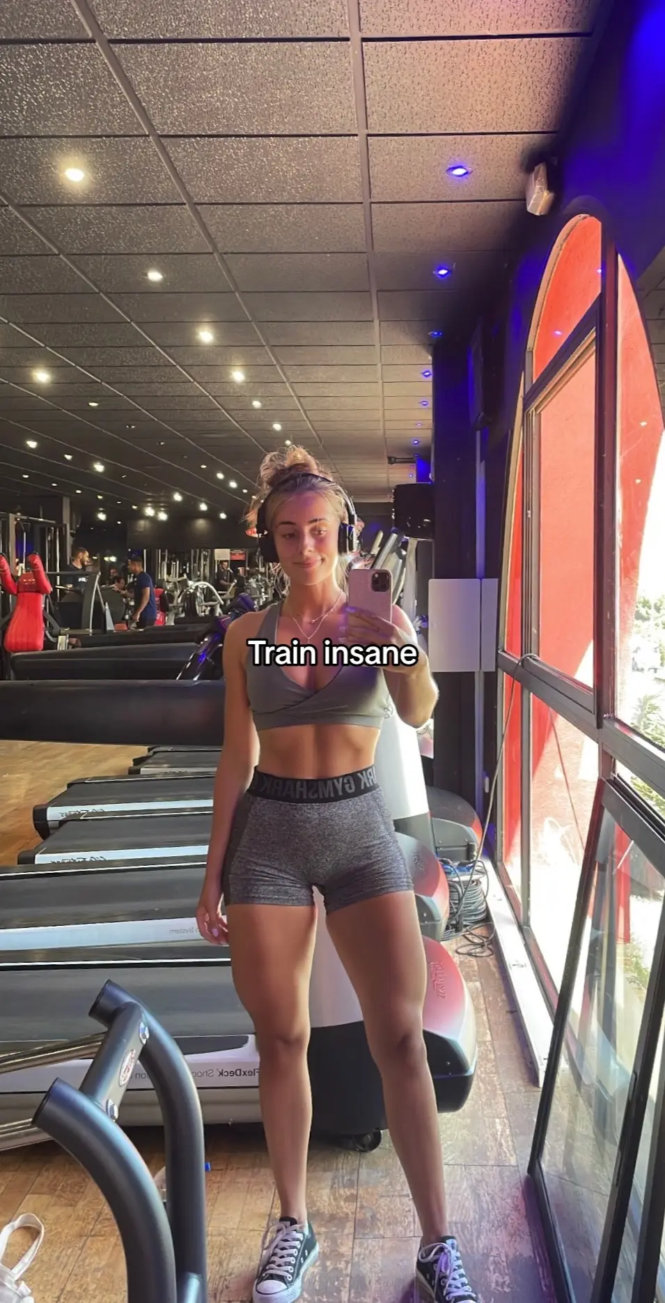 1,5 year progress - 1:1 online coaching applications in bio: for customized meal- and workout plans & my coaching to help you REACH YOUR GOALS 🫶🏻 #FitTok #progress #gymmotivation #transformation 