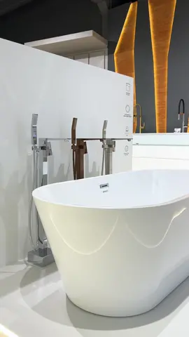 Para quem está planejando adquirir ou reformar sua casa, não deixe de incluir na lista de “itens indispensáveis” uma Banheira de Imersão 🛁 Além de levar uma atmosfera mais sofisticada aos ambientes, as banheiras de imersão são grande aliadas daqueles que buscam por bem estar e momentos de relaxamento 🧖‍♀️ Conheça a linha completa no site 📲 #braccimetais #designdeinteriores #homedecor #fyp #arquitetura 