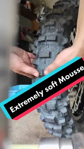 Technomousse enduro a Michelin Enduro Medium.... super kombinácia #rieju #mousse #michelin #technomousse #enduro #hardenduro #riejumr #riejumr300 #mr300 