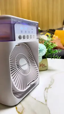Do you like this mini mist fan t🧊🥶Get！ #fyp #fan #foryou #TikTokMadeMeBuylt #TikTokShop#Summer #giftideas #viral#humdifier#airconditioner#tiktokus