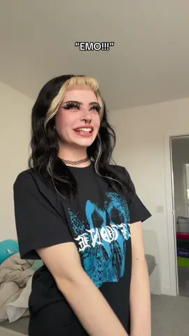 DUHHHUHH #fyp #foryoupage #nonbinary #alternative #transition #egirl #transformation #emo 