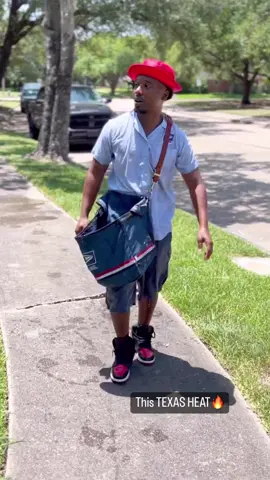 This heat is no joke! 😂📬 (Via IG @jeffshelley @iamrochelle_) #Worldstar #Fyp #Viral 