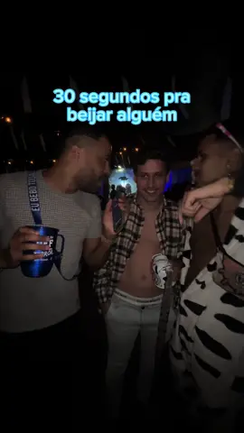 Mais um video que ta o puro caos kkkkkkkk eita povo animado  #isoporzinho #uff #voltaredonda #entrevista #desafio #beijo 