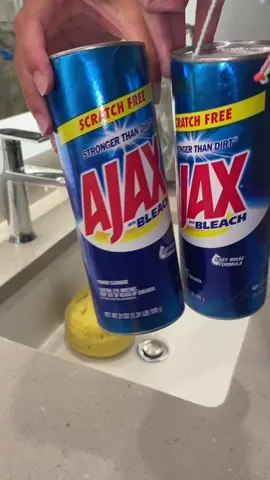 #foryoupage #spongesqueezing #ajaxpowder #groutsponge #powderplay 