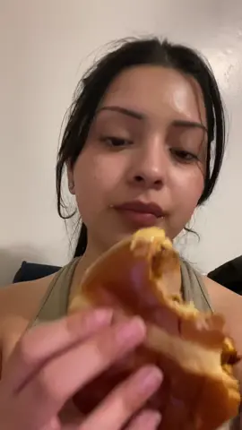 Mcdonalds spicy chicken sandwich 😍 they gave me so much sauce #letseat #eatwithme #mcdonalds 