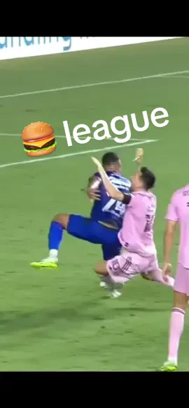 Pessi asking for pens in burger league 🍔  - #pessi #pessipenalty #plsgivemepenalty #fyp #fy #lionelpessi #messi #lionelmessi #penalty 
