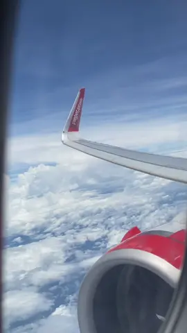 Ước được ngồi gần cánh máy bay giống a Huy Quần Hoa he 😅 #air#flighttosky#viêtjetair #comebacktovietnam🇻🇳 