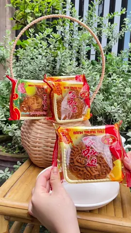 Bánh trung thu Tân Dân Lợi hương vị truyền thống tròn vị yêu thương 🥮🥮🥮🥰#banhtrungthutandanloi #xuhuong #doanvat #amthuctiktok #giảitritiktok #banhmoimoingay 