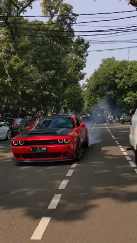 ASMR #morningrun #carspotting #dodge #challenger_hellcat #srt #demon #helcatchallenger 