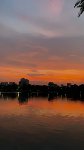 hoàng hôn là ví dụ điển hình rằng sự kết thúc cũng có lúc đẹp #sunset #hoanghon #hanoi #fyp #xuhuong