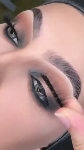 These lashes deserve more attention because im obsessed. 90’s Baby