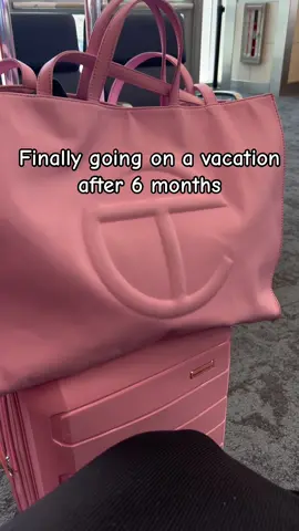 Out of office #traveltiktok #travellife #traveling #traveltok #vacationmode #vacationvibes 