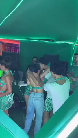 Eita pra Alan #hytalosantosoficial #hytalosantos #beijotriploo 