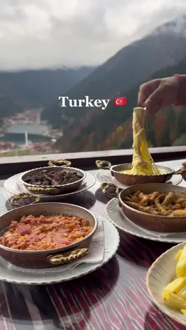 ✈️🇹🇷 #اكسبلورexplore  #turkey  #istanbul  #الشعب_الصيني_ماله_حل😂😂  #ترند #تركيا  #اسطنبول  #fyp #ترند_تيك_توك #لايك #اوزنجول #طرابزون  #foryou 