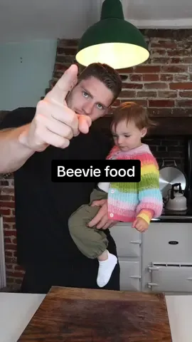 Feeding toddlers 👶🏼 In reality feeding toddlers is just like feeding adults We still need adequate: ✅ protein ✅ health ✅ energy ✅ flavour Meaning dense nutrients, variety, colour & making it tasty & fun Taste buds and preferneces change as children get older, so whilst ahes happy with most things, we get her to eat most things! Its important to have variety! What do you feed your little ones?🔥