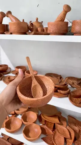 Chén gỗ dừa  Đẹp và độc đáo. Hàng mỹ nghệ dừa mở rộng chào đón quý khách hàng gần xa.  #bentre71🌴🥥 #mynghedua #xuhuongtiktok #myngheduabentre #quehuongmientay #chengoduatronmatna #godua 