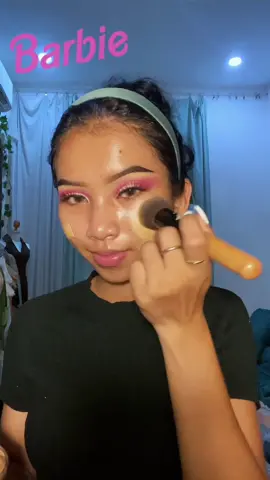 Barbie easy makeup look ❤️❤️#barbiemakeup #barbie #easypinkmakeup 