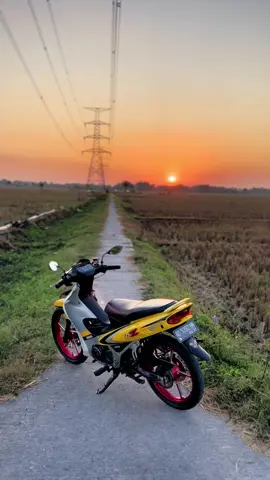 Wong tulus tumpakane montor ngebul 🥳 #CapCut #fyp #fypシ #yamaha125z #125z #ninjass #fizr #2strokeindonesia 