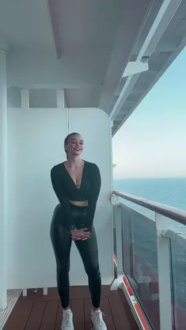 Insta:_.sophie05._❤️ #girl #austria🇦🇹 #fakebodyy⚠️ #mscsplendida #triest #dance #tiktokdance 