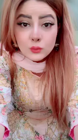 Lag gai 😂😂😂 a jao sb live #ValentinesDay #lallain #lallainfam #bloopergirl #foryou #fyp #foryoupage #fashionwomentop #officelook #motogirl #viralvideos #lallainfame #sparkthespeed #edibleclay #viral #exposevideo #expose #viralvideos #trending 