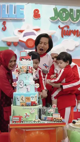 Kali ini Howel and Co ditemani Kak Cut Meyriska dan Roger Danuarta melihat keseruan pesta ulang tahun Shaquille dan Jourell 🫶🏻✨ #HowelandCo #PerfectGiftforEveryone #souvenirulangtahun #handukanak #handukbordir  #HowelandCo #PerfectGiftforEveryone