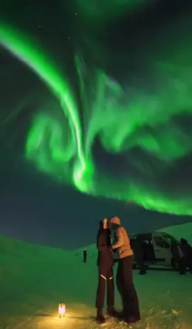 💍 🤍 - - - - - Sourced from I.G @lorenzmira_lapland #northernlight #auroraborealis #norway🇳🇴 #sweden #propsal 