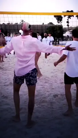 Vargas dancing everywhere😻🤍 #valleyballworld #melissavargas #zehragunes #turkey🇹🇷 #🇹🇷👑 #melisavargas #dancer 