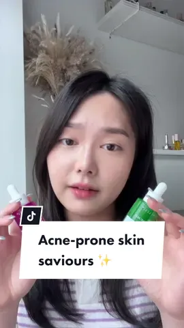 The perfect duo to reduce acne and hyperpigmentation 🩷💚  🩷 I’m no stranger to niacinamide. Niacinamide is a must-have in my skincare routine. The NINE LESS 10% Niacinamide Serum not only contains 10% niacinamide, it also contains other ingredients such as tranexamic acid, ascorbyl glycoside and glutathione to boost skin brightening. If you’re suffering from acne scarring, this is perfect to incorporate into your routine as it also reduces sebum production to reduce formation of acne. 💚 NINE LESS 10% Azelaic Acid Serum. This was my first experience with Azelaic acid and it was a good one. I don’t get acne, but I do get tiny red bumps here and there from time to time. I tried it out and surprisingly it calmed my bumps by the next day! It’s super gentle yet effective! The formula also contains lactic acid which is amazing for gentle exfoliation.  🛍️ Available at StyleKorean.com  #nineless #ninelessserum #ninelessskin #kbeauty #koreanskincare #niacinamide #niacinamideserum #azelaicacid #azelaicacidserum #acneproneskin #acneproneskinroutine #skincareroutine #glowyskin #glowyskinroutine #glowingskintips #stylekorean_global #stylekoreanambassador #stylekoreansquad 