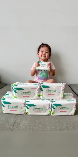Looking for Wet Wipes that are safe for baby’s skin and are closest to baby’s natural pH level? Check out Einmilk Baby Wet Wipes which have gone through deep osmose purification with zero toxic ingredients. Easy to pull one at a time, big size, strong and soft non-woven fabric and most importantly, wet! Cart out now!  #tiktokshop #tiktok #tiktokshopsg #viral #einmilk #einmilkbabywipes #babywipes #wetwipe #wetwipes #ermyliesharing #productreview #GlossyStain 