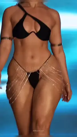 #modella #sexy😍🤤😍 #style #model #blonde #beautiful #bikini #show #fashion #foryou #beautiful #styleblogger #catwalk 