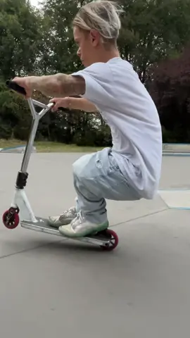 #undialed #scooters #scooter #scootering #scoot #scootertricks #scooterhut #stuntscooter #stuntscootering #proscooter #undialedtv #jpscooters #dailyscootbangs #extremrepost #smx #scooterrider #scootreview #tvps #thevoultproscooter #ohlaybrand #austronauten