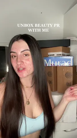 Do you guys like these unboxing videos?? #skincare #makeup #BeautyTok #makeupunboxing #prunboxing 