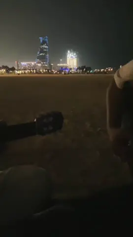 وبحبك وحشتيني 🥲🖤.                                                                                                    #وبحبك_وحشتيني #اغاني #عزف #بحر #الكورنيش_جده 