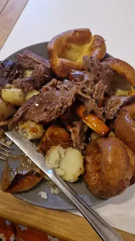 From our field, to our fork! #harrisongartoncooking #meat #lancashirelambboxes #farm #dinner #ratemyplate 