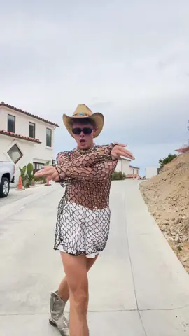 THIS WAS SO FUN LMAOOO ty to my production team for slaying everytime @KARA @jaedenraegomez #rush #troyesivan #larsgummer 