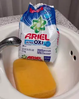 #arielpowderpaste #laundrypowdersqueezes #pineandlaundrypowder #pinesol #pastemakingoverload #pastey #spongesqueezing #asmrpowderbombs #sinkclean 