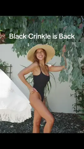 Black Crinkle is back 🐛 @Monday Swimwear 